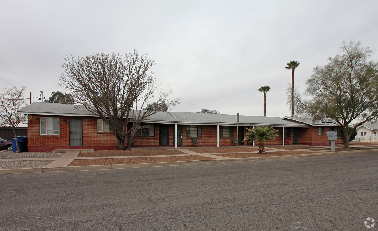 Primary Photo - 51-63 N Tyndall Ave
