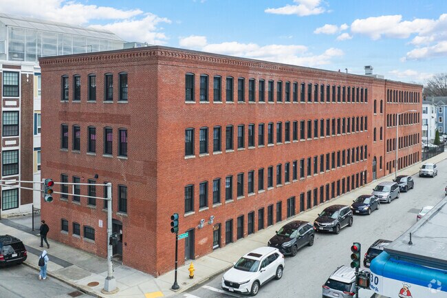 Building Photo - Torrey Factory Lofts
