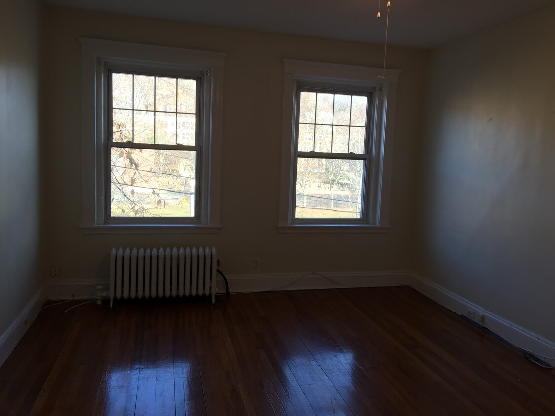 Primary Photo - 726 Washington St
