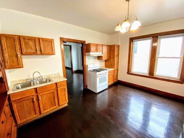 Building Photo - 2208 N Talman Ave