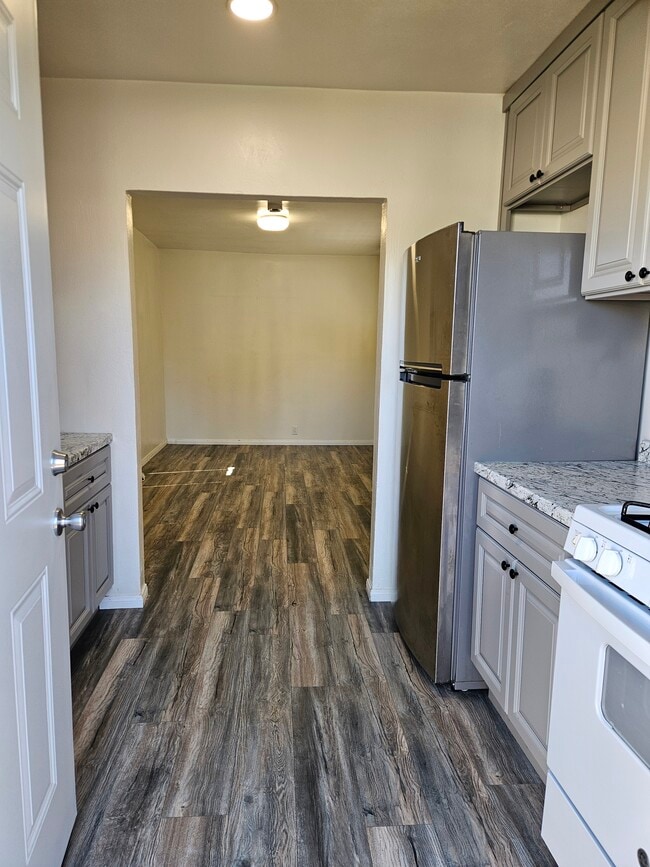 Foto del edificio - 7055 University Ave