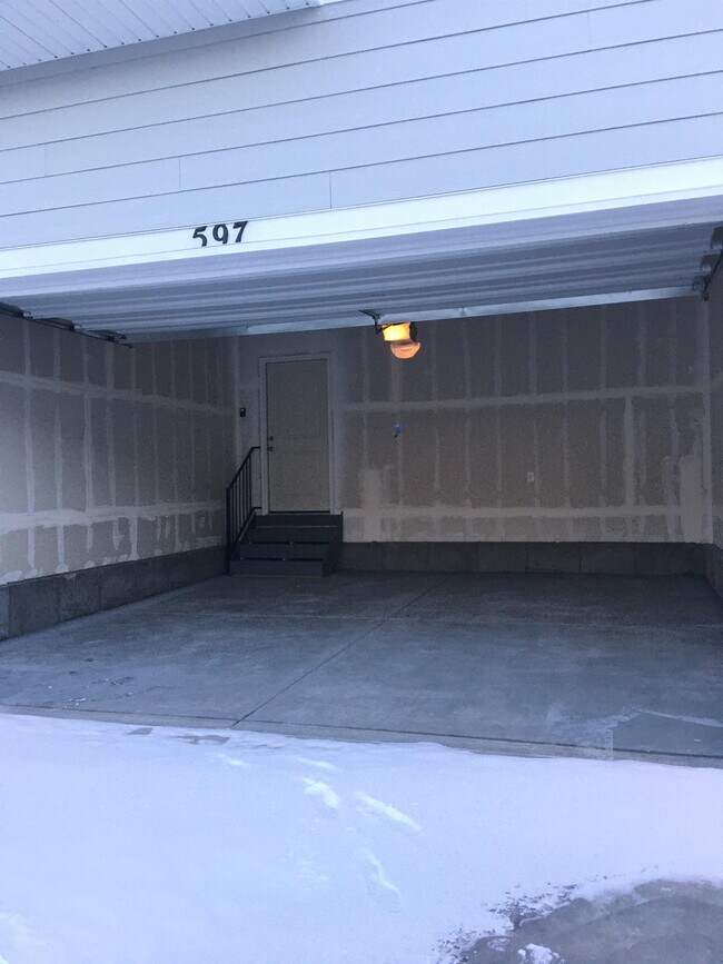 Foto del edificio - 597 N Orchard Dr