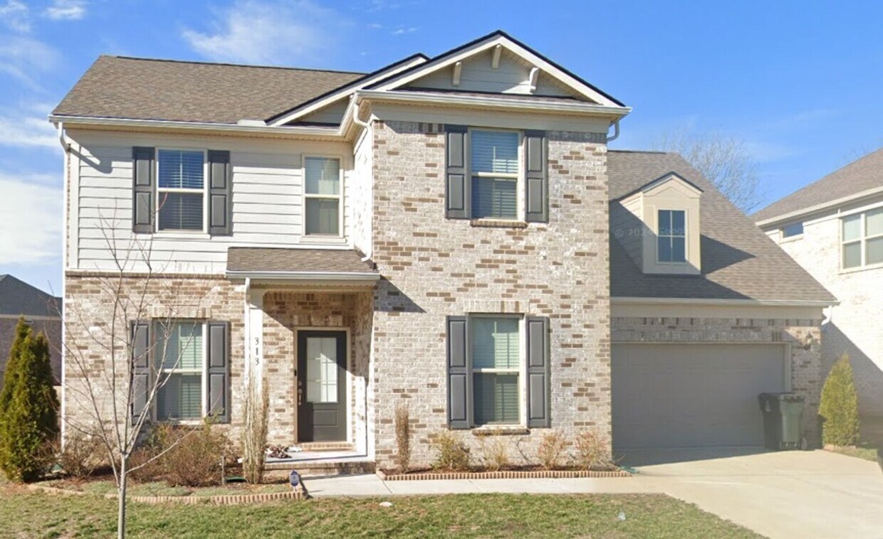 4 Bedroom, 3.5 Bath Home w/ Backyard and 2 Car Garage - 4 Bedroom, 3.5 Bath Home w/ Backyard and 2 Car Garage