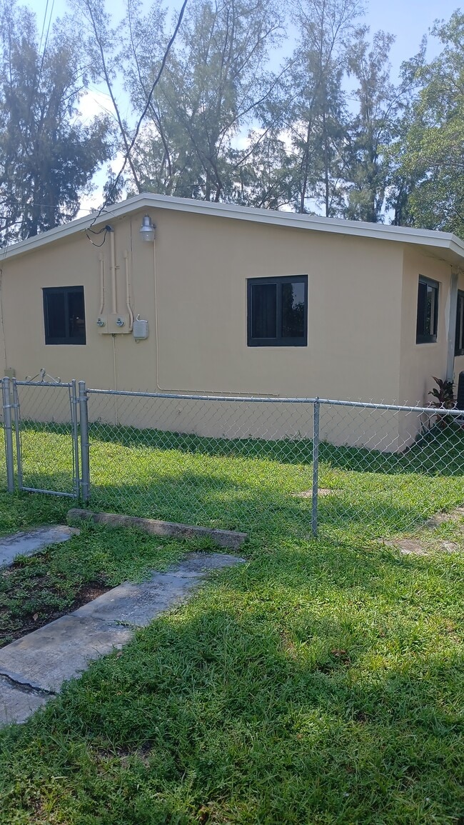 Building Photo - 1452 NW 111th St
