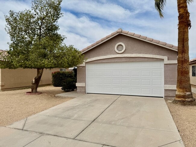 Foto del edificio - Charming 3 bedroom/2 bath single level hom...