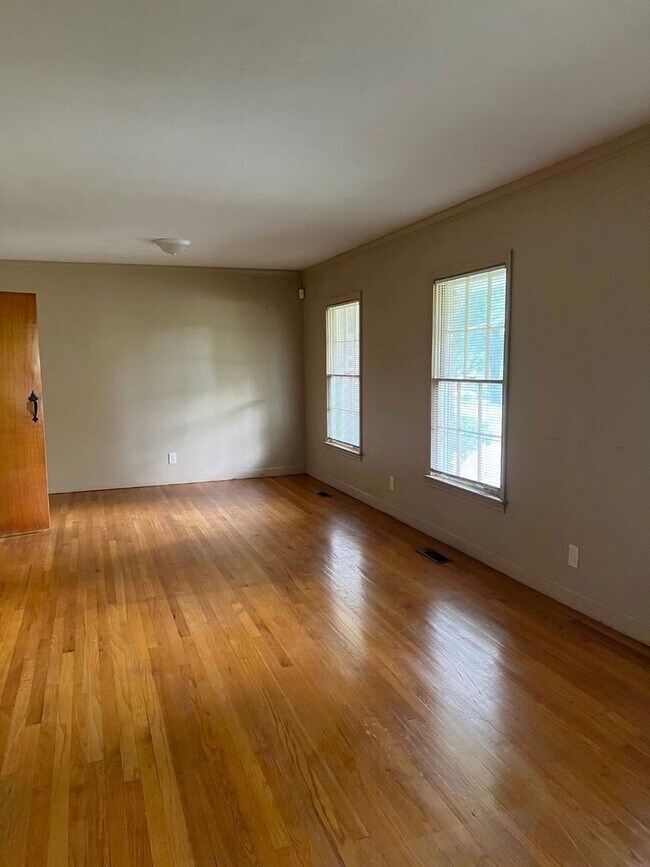 Foto del edificio - 114 Sunset Dr