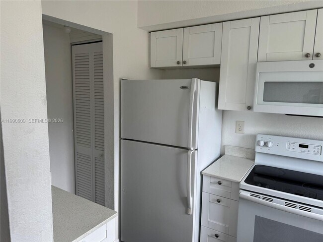 Foto del edificio - 8301 NW 4th Ave