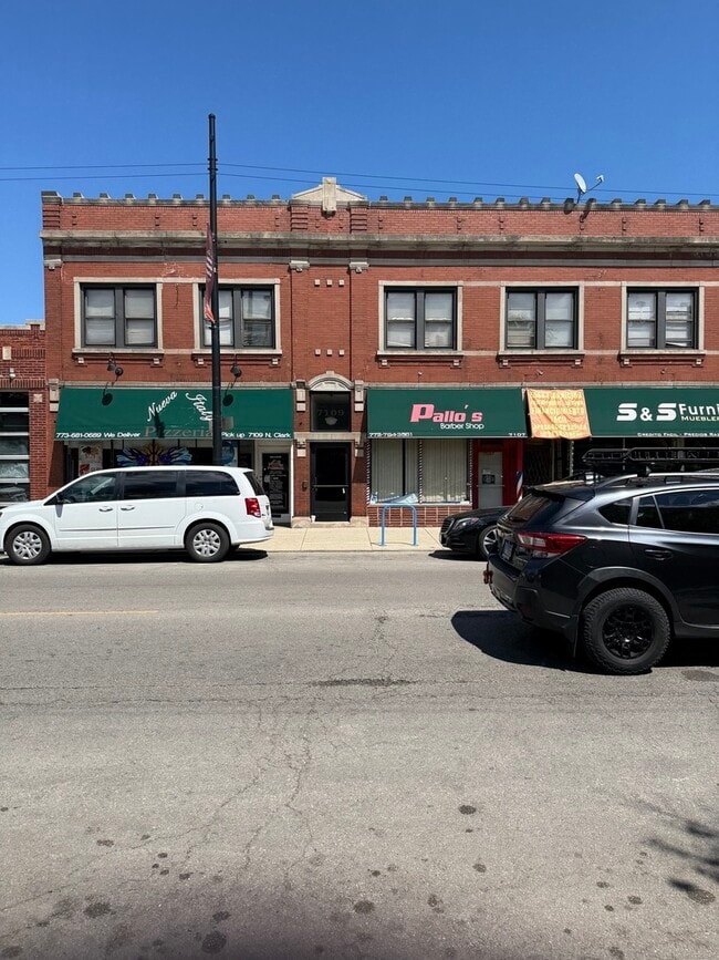 Building Photo - 7109 N Clark St
