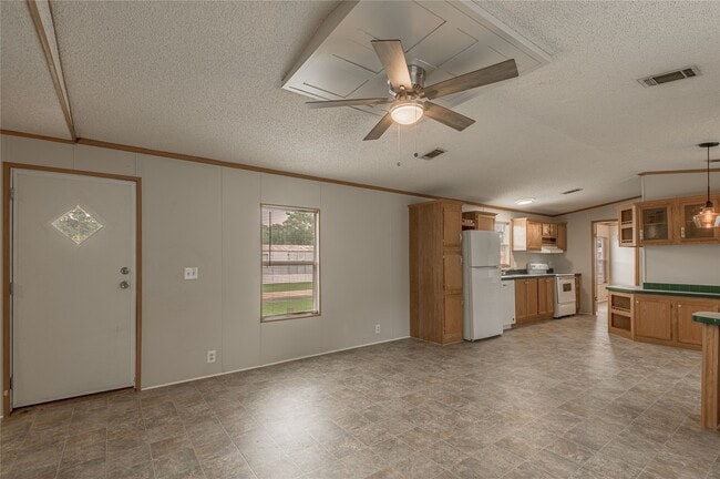 Building Photo - 1345 FM 405