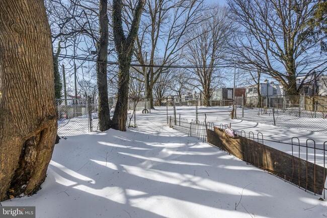 Foto del edificio - 1402 W 3rd St