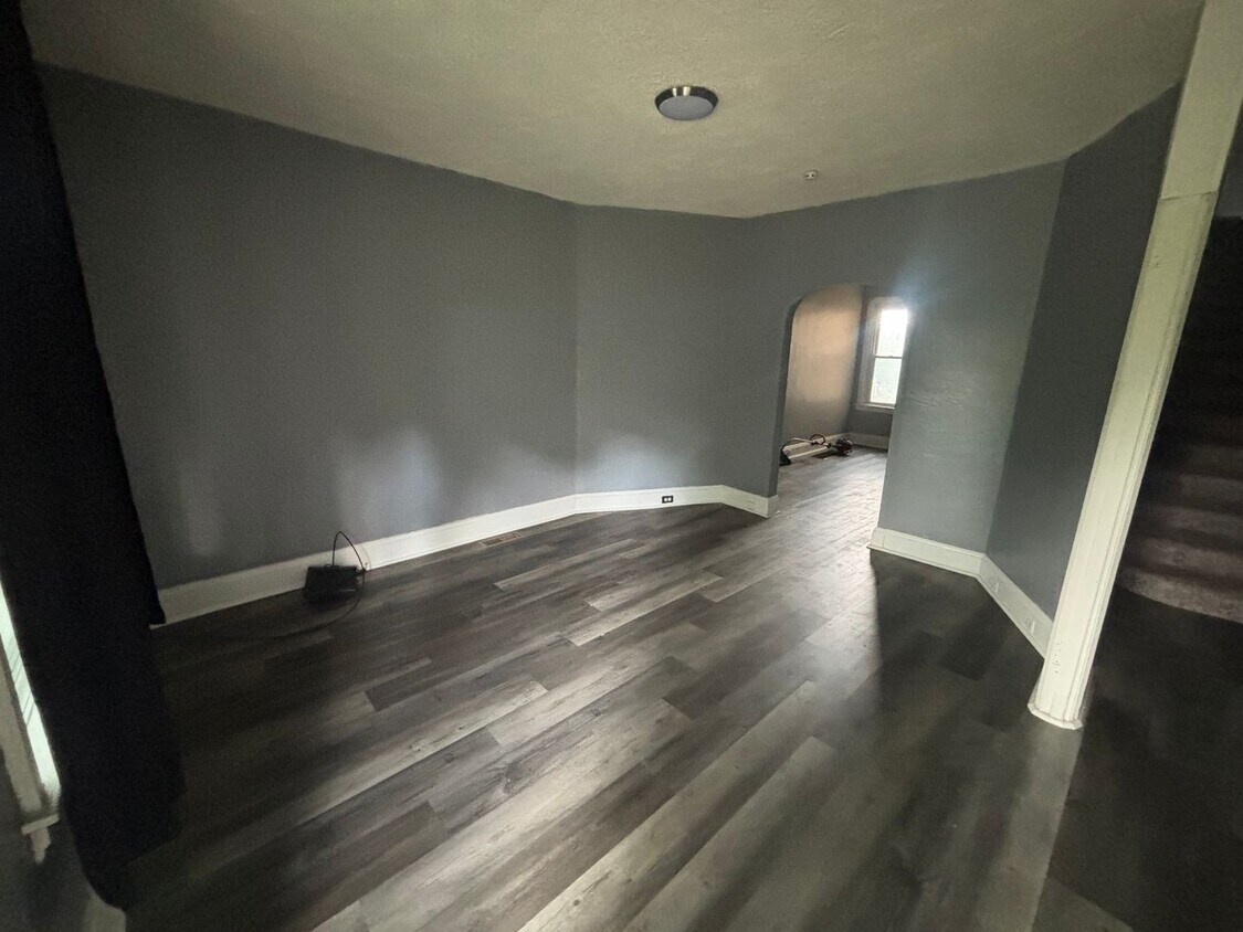Primary Photo - 2 bedroom 1 bath house for rent in Mt Wash...