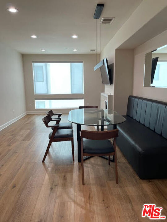 Foto del edificio - 10609 Bloomfield St