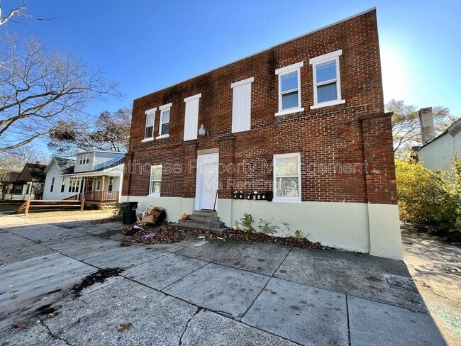 Building Photo - 273 E Forest Ave