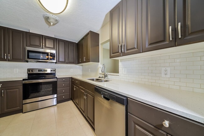 Building Photo - 1802 Fort Duquesna Dr