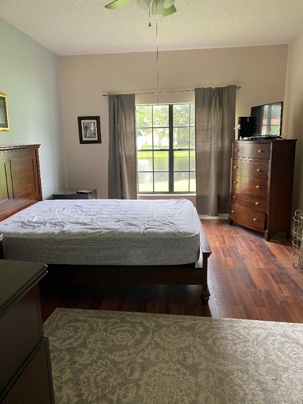Foto del edificio - 5831 Plumtree Ct