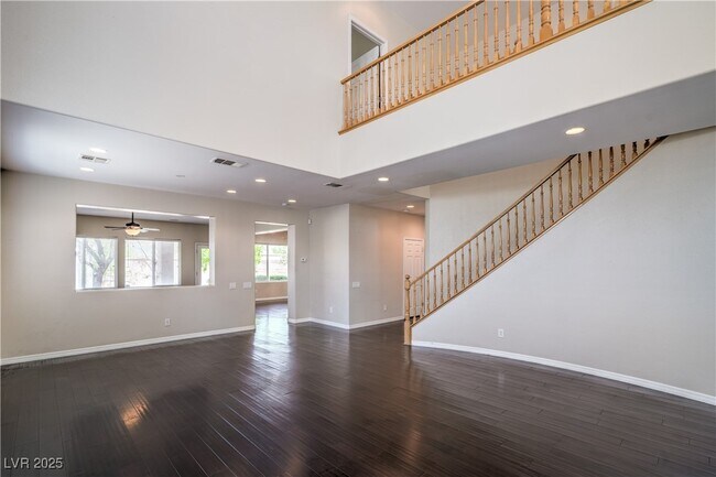 Foto del edificio - 2464 Sturrock Dr