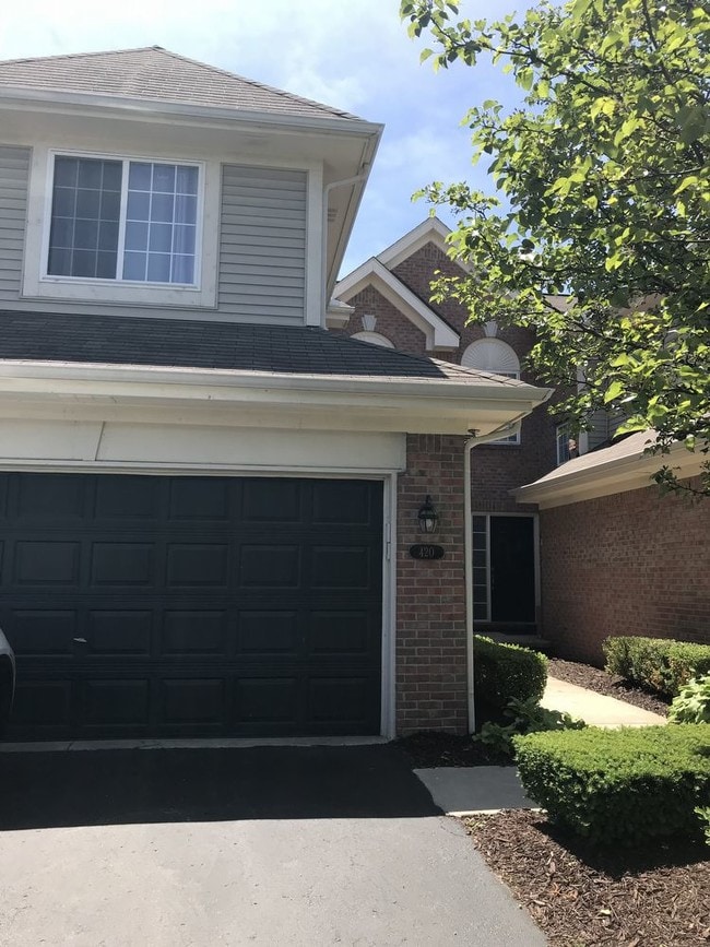 Building Photo - Fabulous townhome in The Crossings