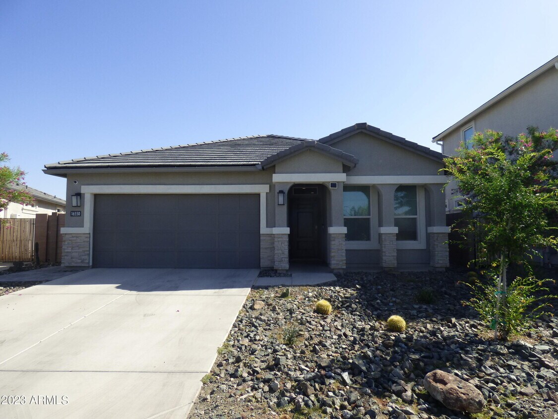 Primary Photo - 16550 W Samantha Way