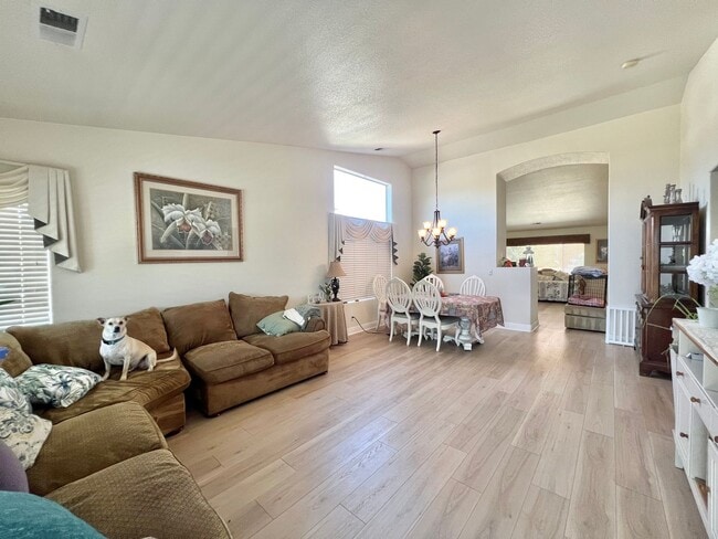 Building Photo - 3-Bedroom Home in a Prime Location!