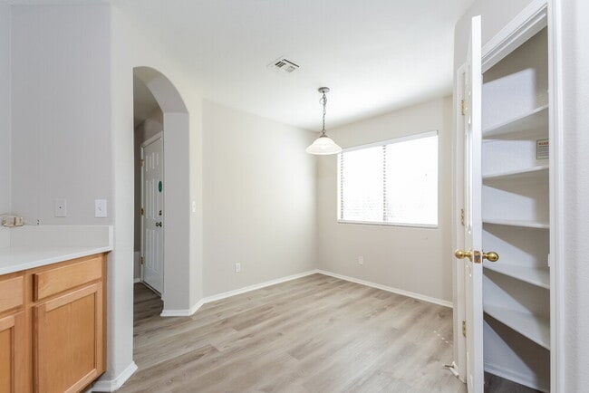 Foto del edificio - 10381 E Roywood Way