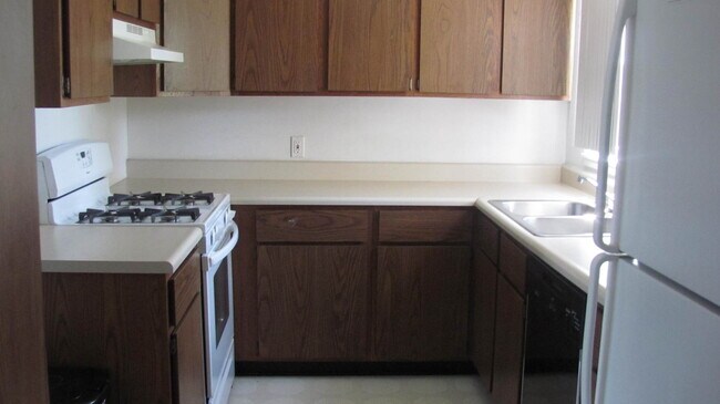 Foto del edificio - 3 Bedroom, 1.5 Bathroom Quadra-Plex Unit