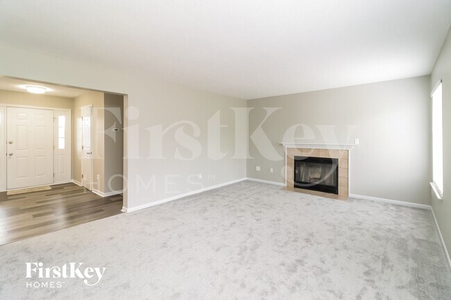 Foto del edificio - 6955 Autumn Glen Dr