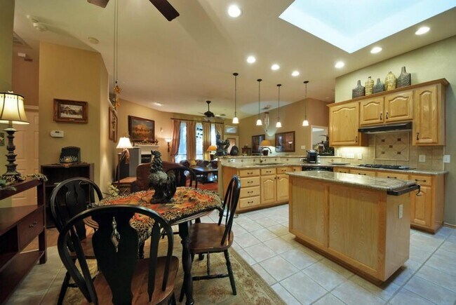 Foto del edificio - 1717 Flatwood Dr