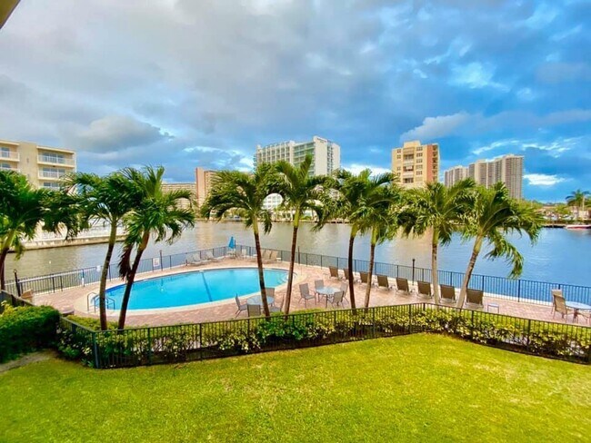 Foto del edificio - 2895 NE 32nd St