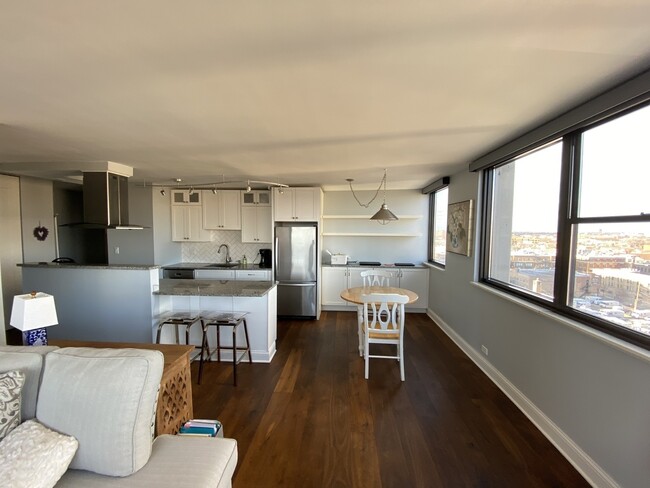 Building Photo - 2700 N Hampden Ct