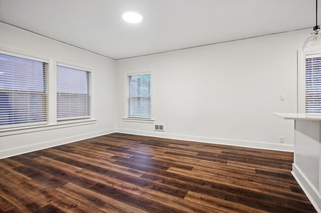Interior Photo - 5th & Mercer Apartments - Vintage Charm an...