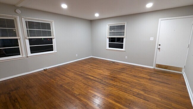 Foto del edificio - 3100 Highland Dr SE