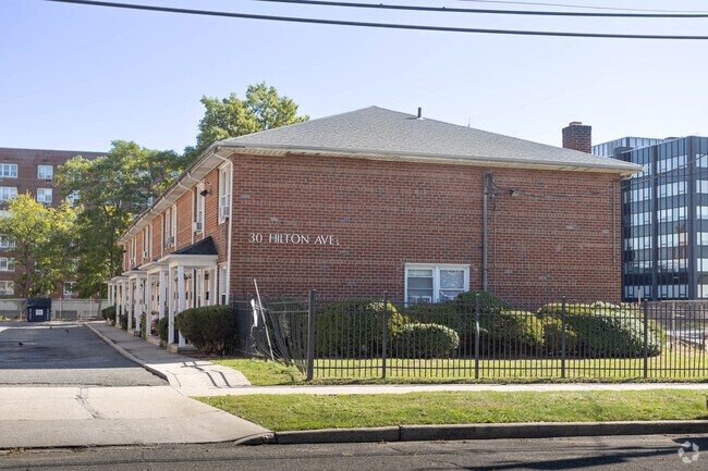 Building Photo - 30 Hilton Ave