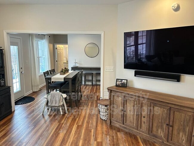 Foto del edificio - 301 Purdue St