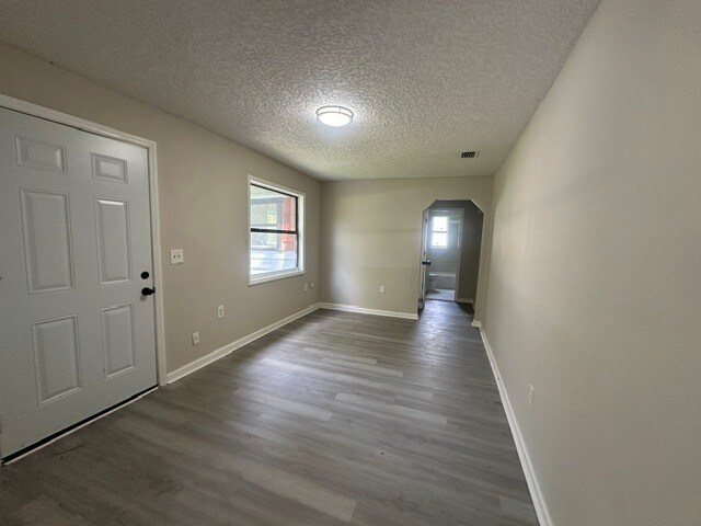Building Photo - Bright And Renovated 3 Bedroom Home With Modern Updates