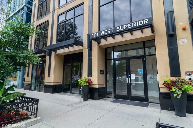 Foto del edificio - 101 W Superior St