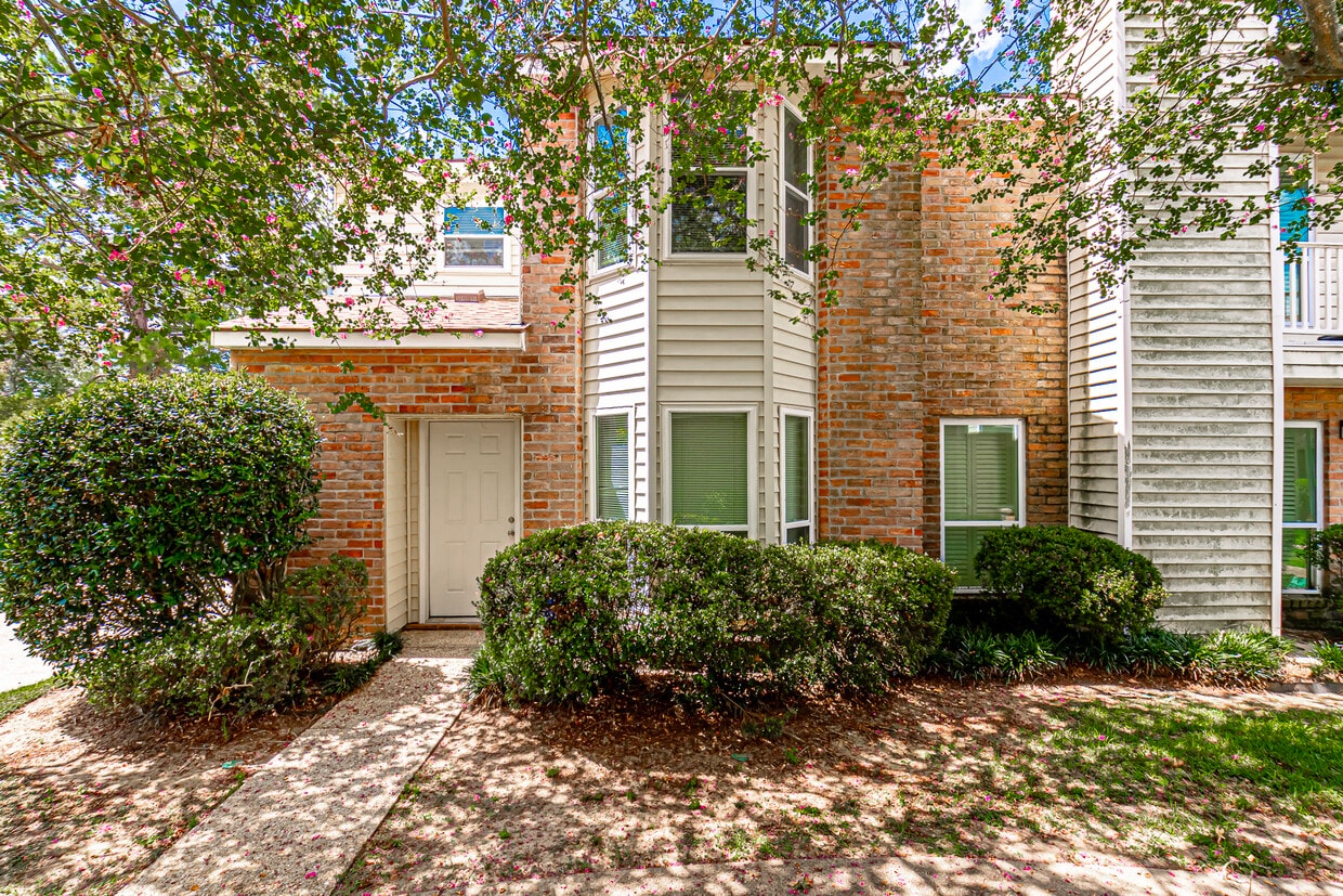 Photo - 9821 Siegen Ln (Baton Rouge, LA)