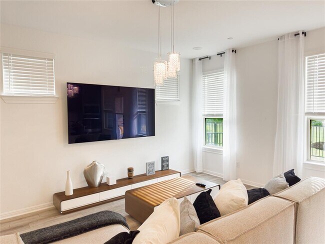 Foto del edificio - 2725 Woodall Dr