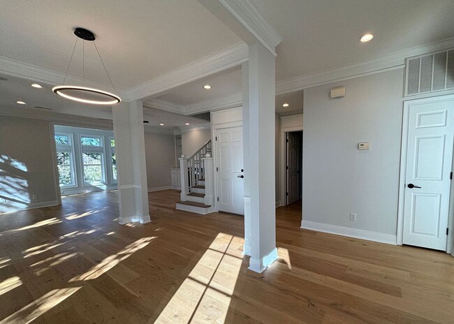 Foto del edificio - Available 2/1. GORGEOUS 3 BR/2.5 BA Home i...