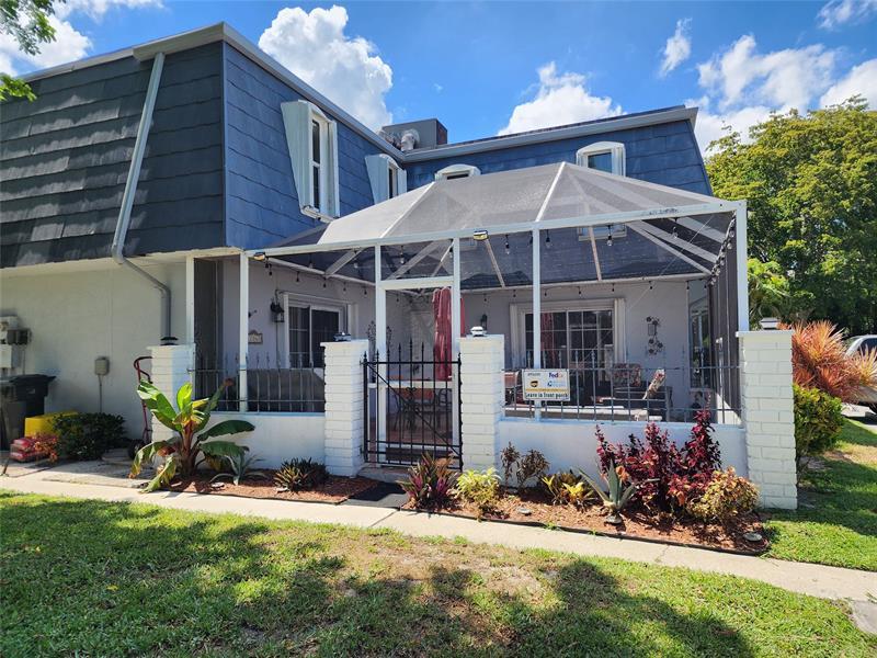 Foto principal - 12063 Basin St W