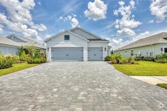 Building Photo - 10108 Hammock Brook Dr
