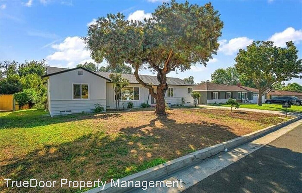 Primary Photo - 2 br, 1.5 bath House - 750 El Rancho Dr
