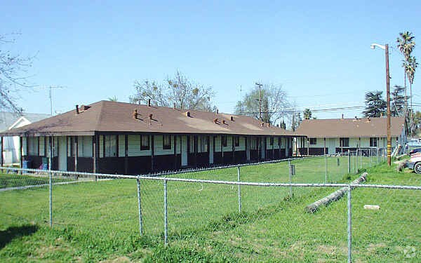 Primary Photo - 131 Imperial Ave