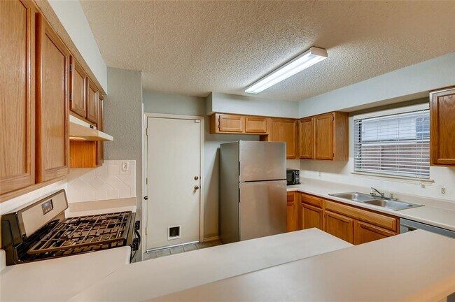 Building Photo - 14008 Maricella Ln