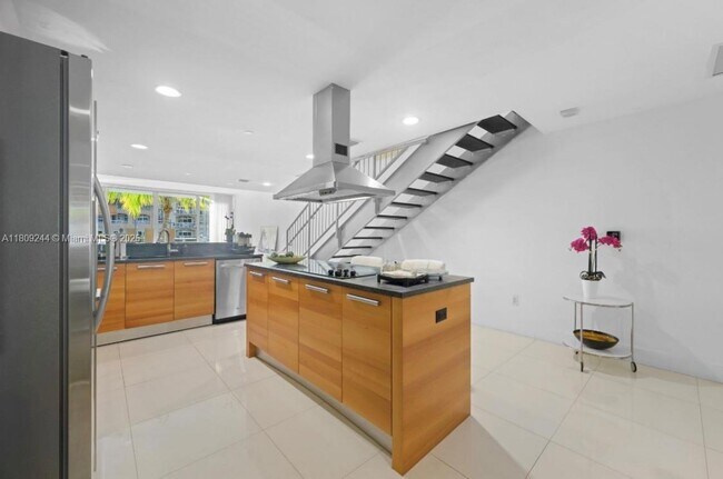 Foto del edificio - 2950 NE 188th St