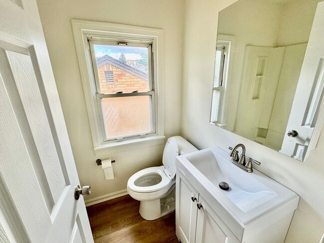 Building Photo - 4 Bed/1 Bath Home in Beechview with Bonus ...