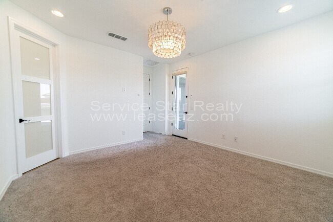 Building Photo - 10926 E Tesla Ave