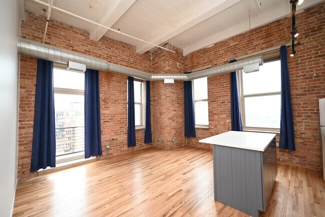 Foto del edificio - 420 S Clinton St