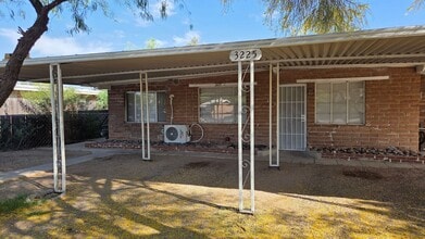 Building Photo - 3225 E Patricia St