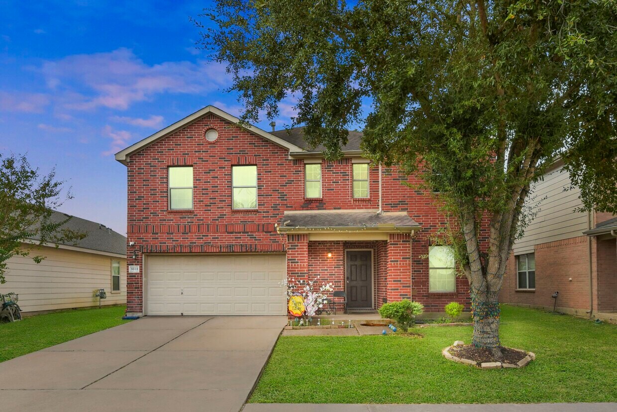 Primary Photo - 1022 Americana Dr