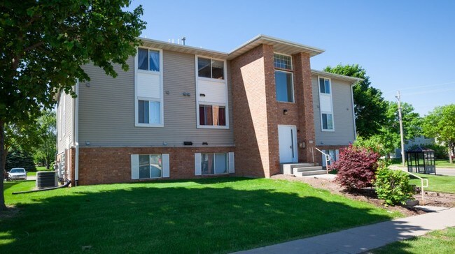 Building Photo - 801 Cross Park Ave